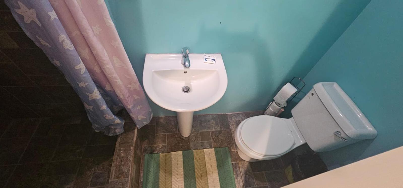 Fish Tobago Guesthouse Or Joy And Brandon Guesthouse Buccoo Номер фото