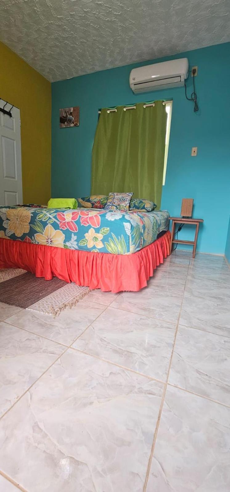 Fish Tobago Guesthouse Or Joy And Brandon Guesthouse Buccoo Номер фото