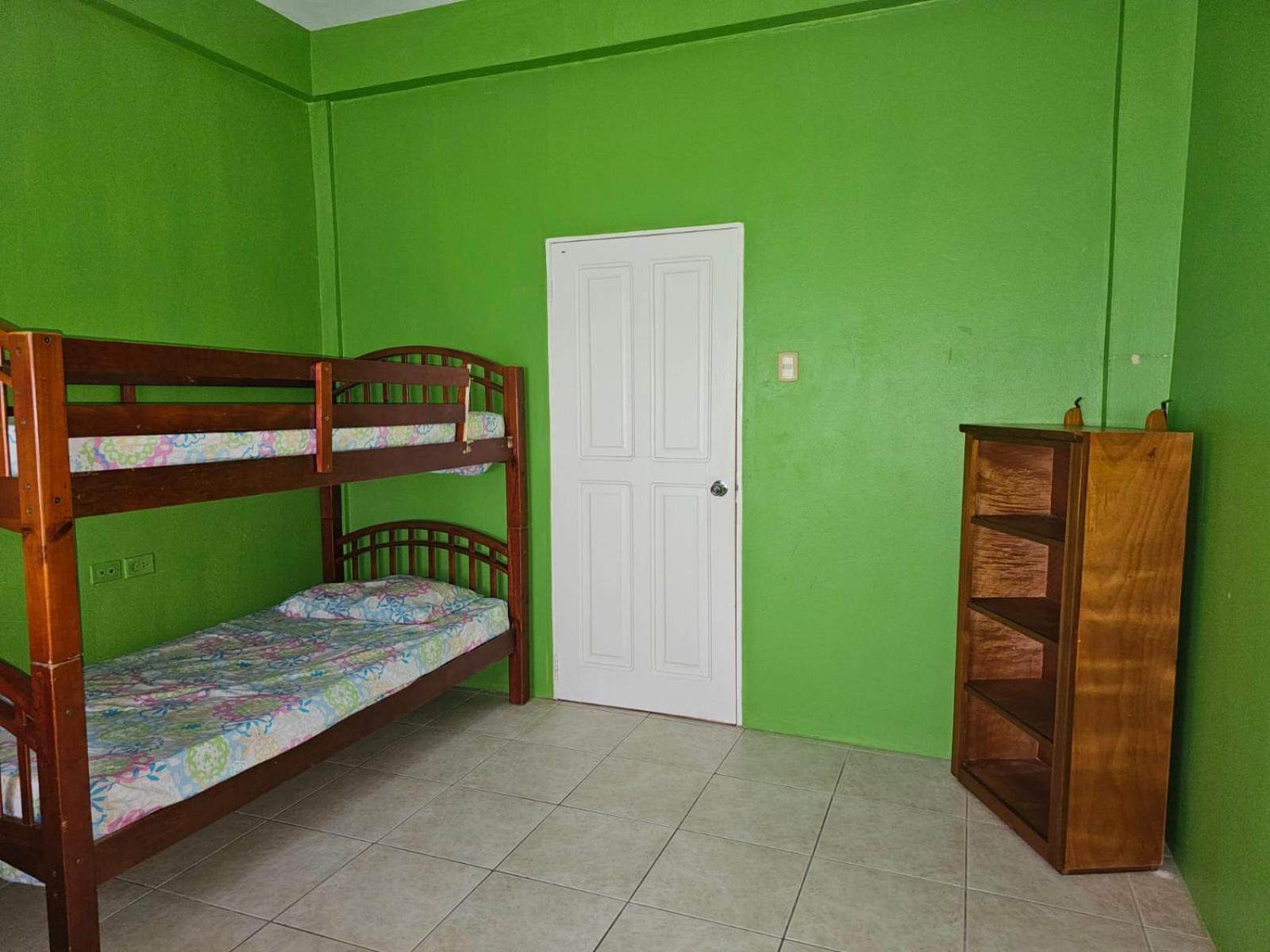 Fish Tobago Guesthouse Or Joy And Brandon Guesthouse Buccoo Номер фото