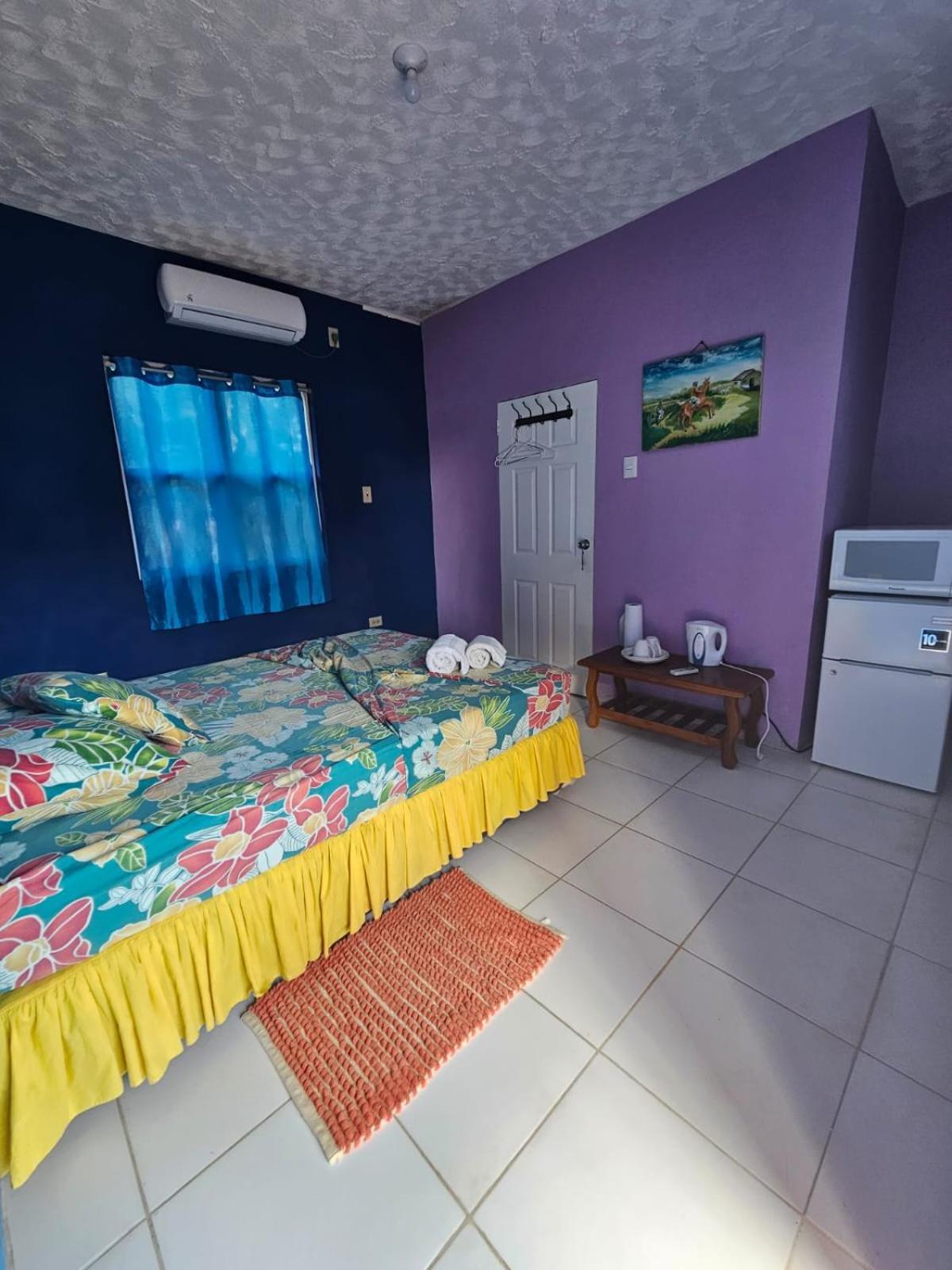 Fish Tobago Guesthouse Or Joy And Brandon Guesthouse Buccoo Номер фото