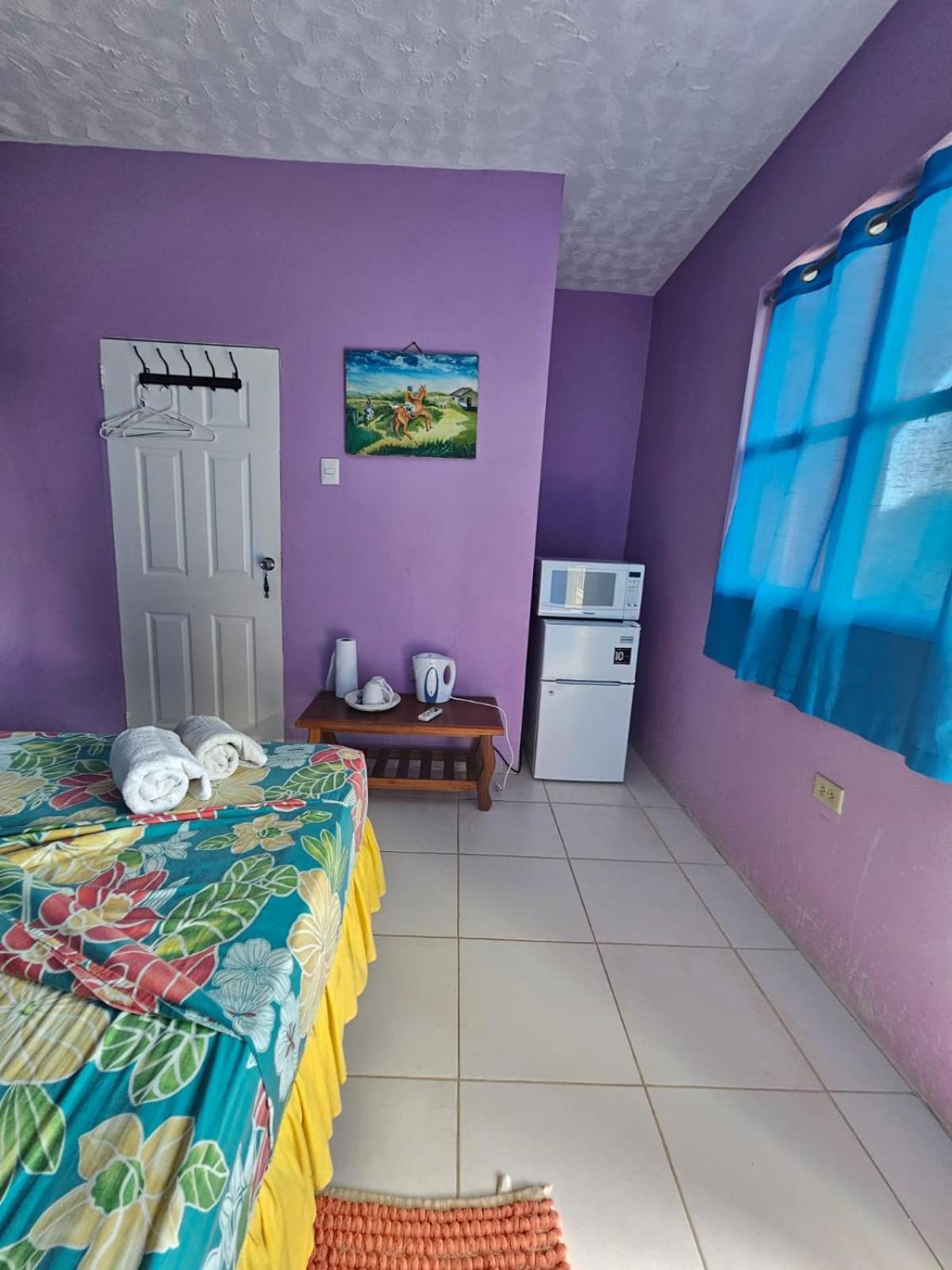Fish Tobago Guesthouse Or Joy And Brandon Guesthouse Buccoo Номер фото