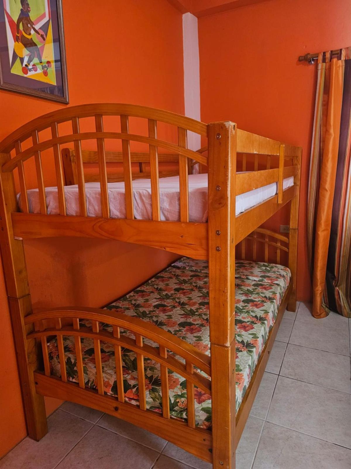 Fish Tobago Guesthouse Or Joy And Brandon Guesthouse Buccoo Номер фото